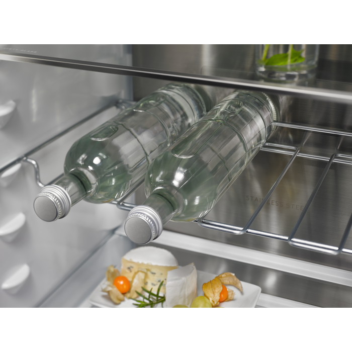 Electrolux - Montuojamas šaldytuvas su šaldikliu - ENC8MC19S