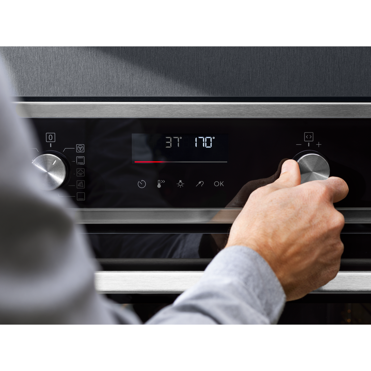 Electrolux - Orkaitė su pirolize - EOD6P77WZ