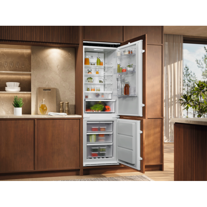 Electrolux - Montuojamas šaldytuvas su šaldikliu - ENTMUSP8S
