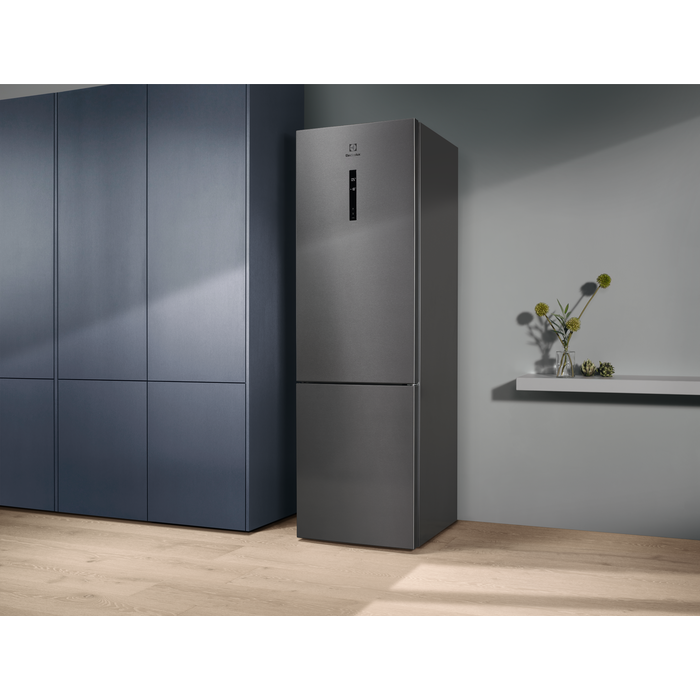 Electrolux - Laisvai pastatomas šaldytuvas su šaldikliu - LNT7ME36X3