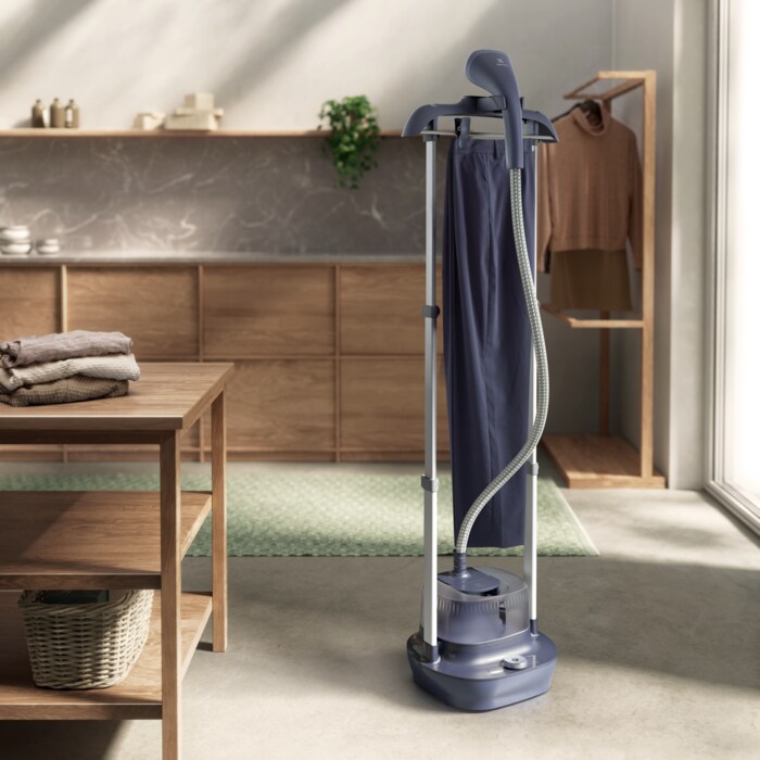 Electrolux - Drabužių garintuvas - E7US1-4MN