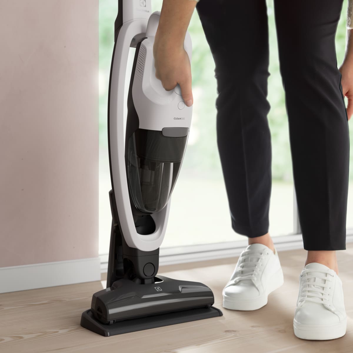 Electrolux - Belaidis dulkių siurblys - ES31CB18SH