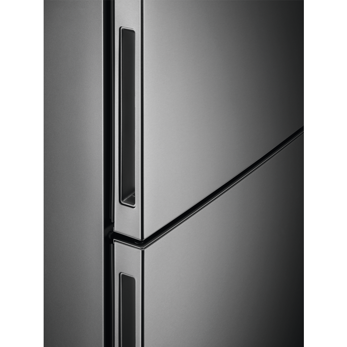 Electrolux - Laisvai pastatomas šaldytuvas su šaldikliu - LNC7ME32X3