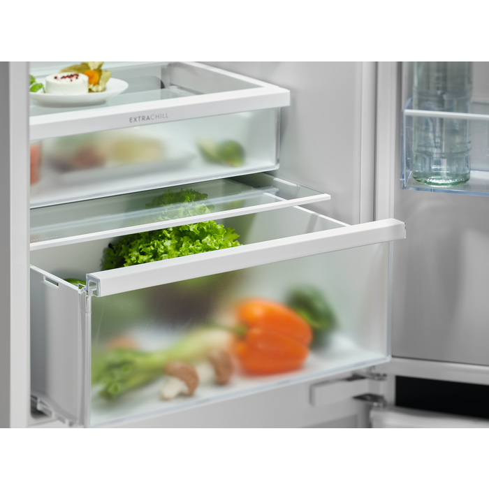 Electrolux - Montuojamas šaldytuvas su šaldikliu - ENTMUSP8S
