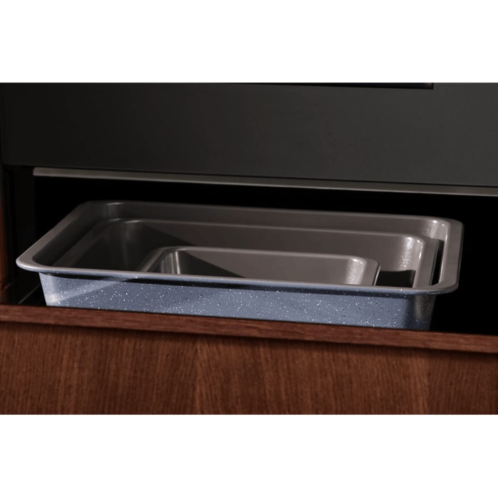 Image showign storage possibilities of stackign trays